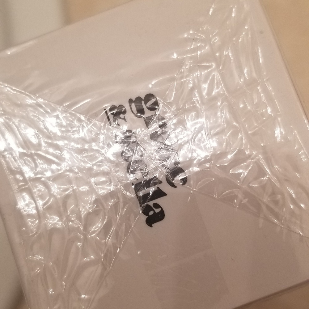 GRACE AND STELLA ROSE SPRAY - Picture 3 of 4